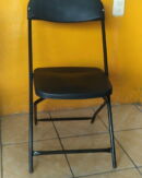 Silla plegable uso rudo respaldo y asiento de plástico vista frontal